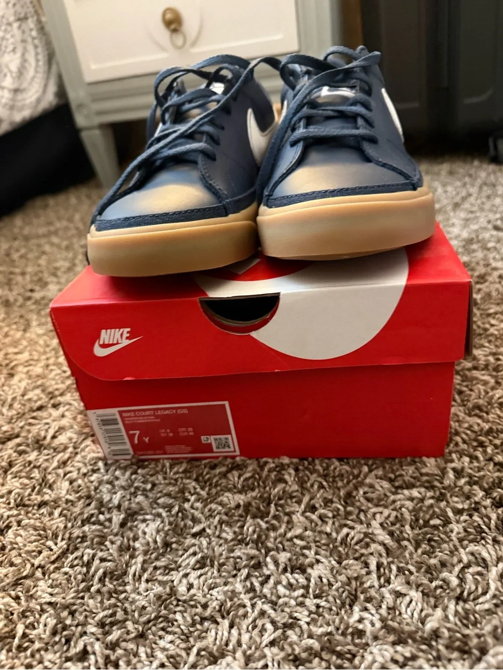 Nike low profile